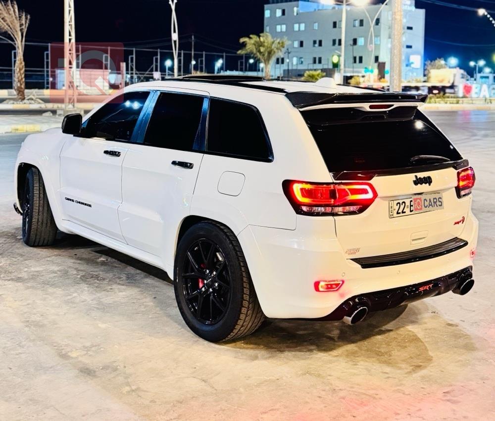 جیپ گراند شیرۆکی